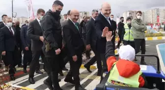 Bakan Soylu, trafik eğitim parkında çocuklarla bir araya geldi