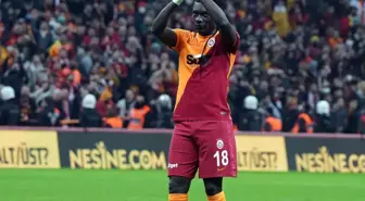 Bafetimbi Gomis 3. gol sevincini yaşadı