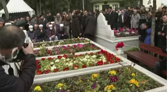Eski başbakanlardan Necmettin Erbakan kabri başında anıldı