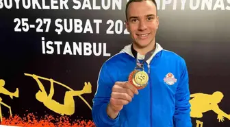 Adanalı atlet sırıkla atlamada Türkiye şampiyonu