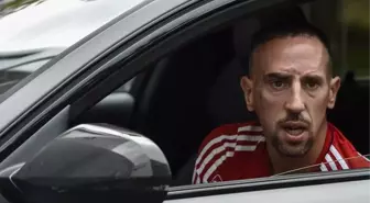 Trafik kazası geçiren dünyaca ünlü futbolcu Franck Ribery, hastaneye kaldırıldı