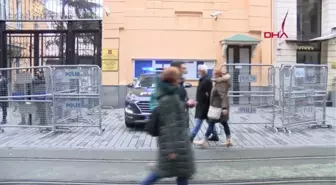 RUSYA'YI PROTESTO EDEN UKRAYNALILAR ÇOCUKLARINIZI TOPRAKLARIMIZDAN ALIN