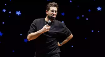 Doğu Demirkol'un stand-up gösterisi ile eğlendi