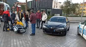 Ehliyetsiz sürücü motosiklete çarptı: 1 yaralı