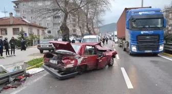 Kocaeli'nde 3 aracın karıştığı kazada 2 kişi yaralandı