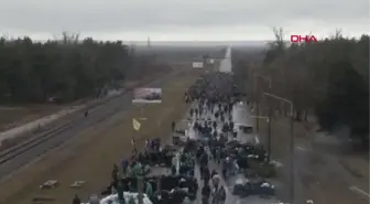 Nükleer santralin bulunduğu Enerhodar kentinde halk barikat kurdu