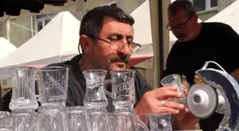 Şehir şehir gezerek 40 yıldır cama sanatını işliyor
