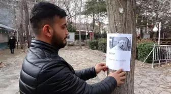 Sokak sokak gezerek kaybolan köpeğini arıyor