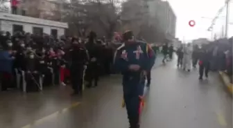 Aşkale'de kurtuluş coşkusu...Temsili kurtuluş sahnesi beğeni topladı