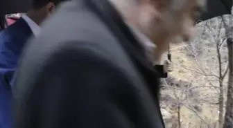 Kozluk'ta köy çocuklarına oyuncak ve eğitim seti hediye edildi