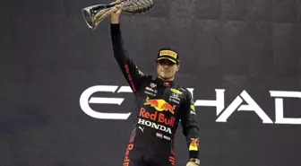 Red Bull Racing, şampiyon pilotu Max Verstappen ile sözleşme uzattı