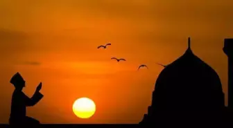 Şaban ayının ilk gece namazı nasıl kılınır? 12 rekatlık Şaban ayı 1. gece namazı ve tarifi nedir? On iki rekatlık namazda hangi sureler okunur?