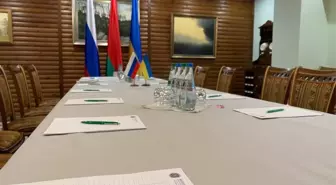 Şiddetli fırtına çatıyı kağıt gibi savurdu
