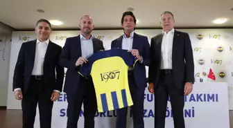 1907 Fenerbahçe Derneği'den Fenerbahçe kadın futbol takımı'na destek