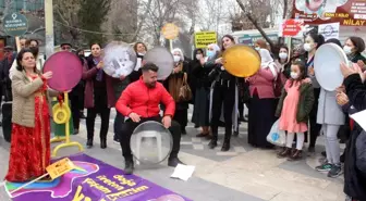 8 Mart Dünya Kadınlar Günü açıklaması sonrası halaylar çekildi