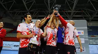 THY çalışanları voleybolda şampiyon oldu