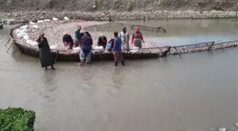 Başkan Tarhan, turp işçisi kadınların Dünya Kadınlar Günü'nü kutladı