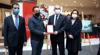 Elazığ'da 'kadın ve yaşam' konulu fotoğraf yarışması eserleri sergilendi