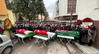 Son dakika... Feci kazada hayatını kaybeden antrenör ve yakınları gözyaşlarıyla toprağa verildi