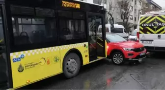 BAKIRKÖY'DE İETT OTOBÜSÜ ÇARPTIĞI OTOMOBİLİ ÖNÜNDE SÜRÜKLEDİ