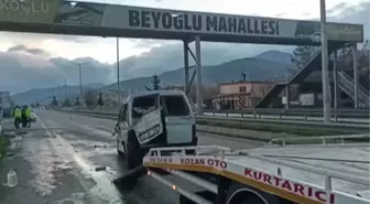 KAHRAMANMARAŞ - Hafif ticari aracın devrilmesi sonucu 3 kişi yaralandı