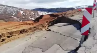 Tunceli'de yağış nedeniyle yol çöktü