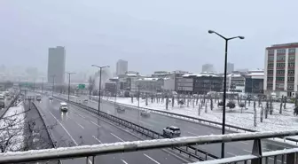 İstanbul'da kar yağışı aralıklarla etkisini sürdürüyor