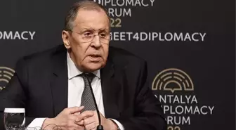 Son Dakika! Rusya Dışişleri Bakanı Lavrov: Günlük olarak insani koridor açılmasını önerdik