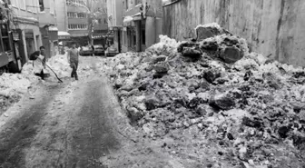 1987'de İstanbul'a yağan kar nasıldı? (FOTOĞRAFLI) İstanbul'a 1987'de yağan kar görüntüleri!