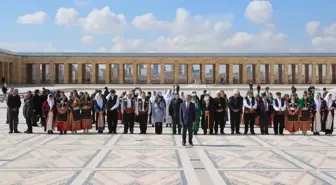 Türkmen Alevi Bektaşi Vakfından Anıtkabir'e ziyaret