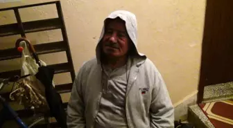 Yatağında dinlediği radyo evini yakıyordu