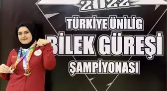 Bilek güreşinin altın kızı Funda Maral