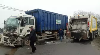 İstanbul'da çarpışan iki kamyonun sürücüleri yaralandı