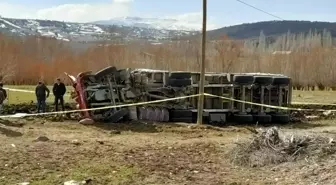 Son dakika haber! Çankırı'da şarampole devrilen kamyonun sürücüsü öldü