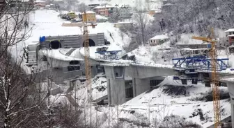 Yeni Zigana Tüneli inşaatında kara kışa rağmen çalışmalar tüm hızı ile devam ediyor