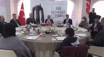 Ağrı Valiliği, şehit aileleri ve gazilerin onuruna yemek verdi