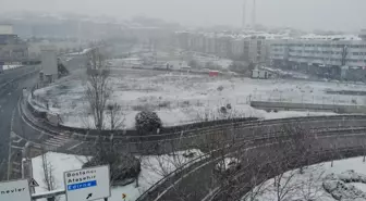 İstanbul'da yeniden başlayan kar yağışı havadan görüntülendi