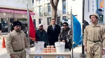 Kuşadası Ülkü Ocakları iki bin kase hoşaf dağıttı