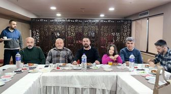 Kızılay yönetimi gençlerle kahvaltıda buluştu