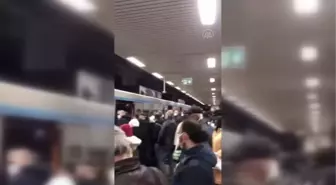 Yenikapı-Atatürk Havalimanı metro seferleri bir süre aksadı