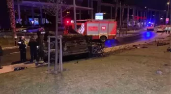 Kartal'da yoldan çıkan otomobil takla attı; 1 yaralı