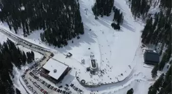 KASTAMONU - Ilgaz Dağı'nda zorda kalan kayak tutkunlarının yardımına JAK timleri koşuyor