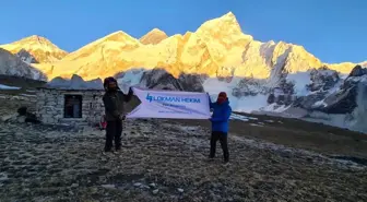 Son dakika haberleri... Lokman Hekim Van Hastanesinin flaması Everest Tepesi'nde