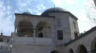 Üsküdar'da restore edilen 300 yıllık Ahmediye Camii ibadete açıldı