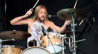 Rock grubu Foo Fighters'ın davulcusu Taylor Hawkins hayatını kaybetti