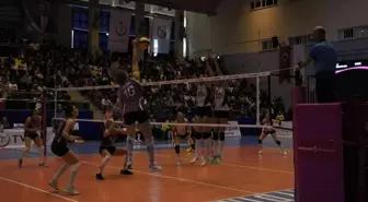 Sultanlar Ligi: Aydın Büyükşehir Belediyespor: 0 Vakıfbank: 3