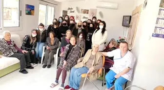 Yakın Doğu Üniversitesi'nden yaşlılar haftasında anlamlı etkinlik