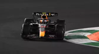 Son dakika haberi! Formula 1 Suudi Arabistan GP'de kazanan Verstappen oldu