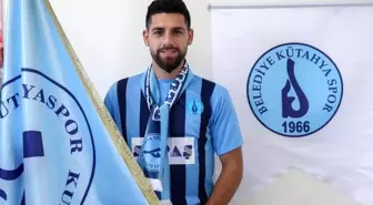 Belediye Kütahyasporlu futbolcu Enes Nalbantoğlu rekora koşuyor