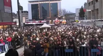 Şarkıcı Aydilge hayranlarını coşturdu